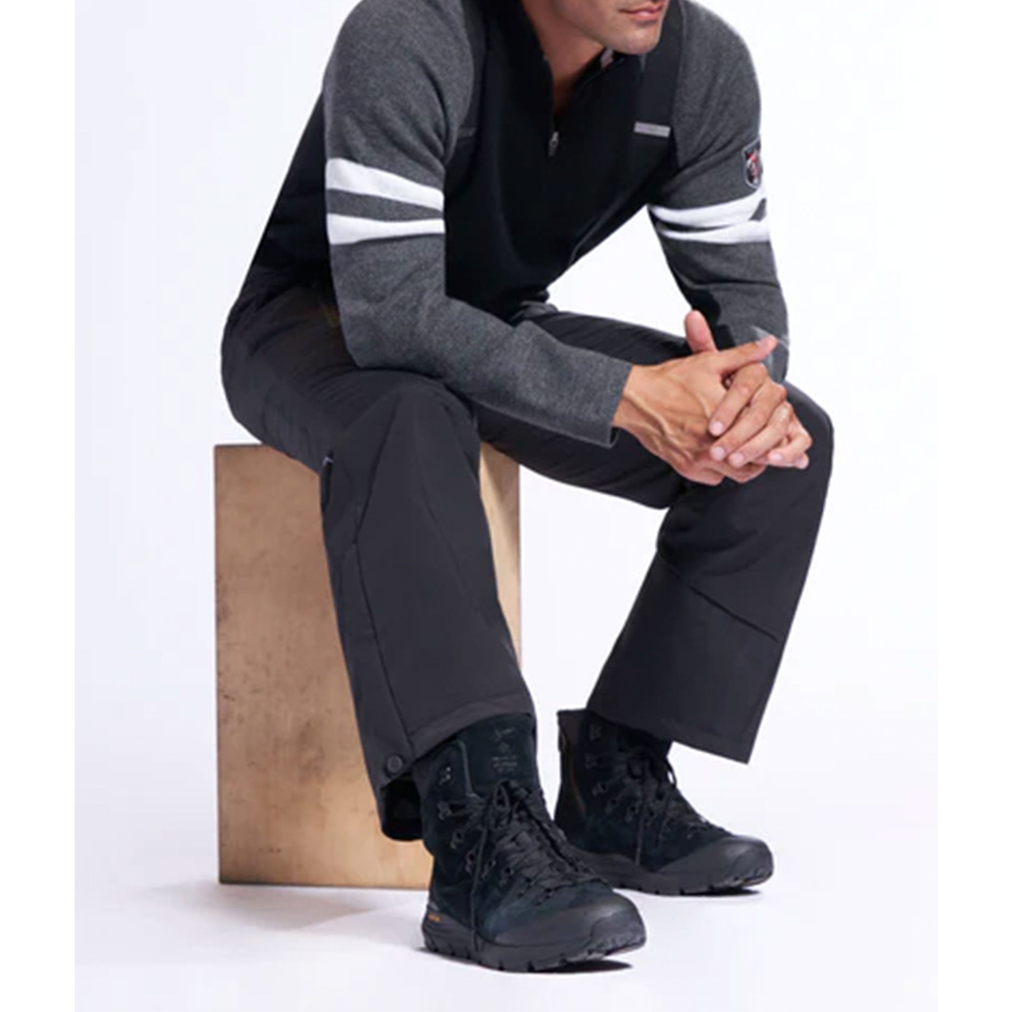 Noah Sweater in Black