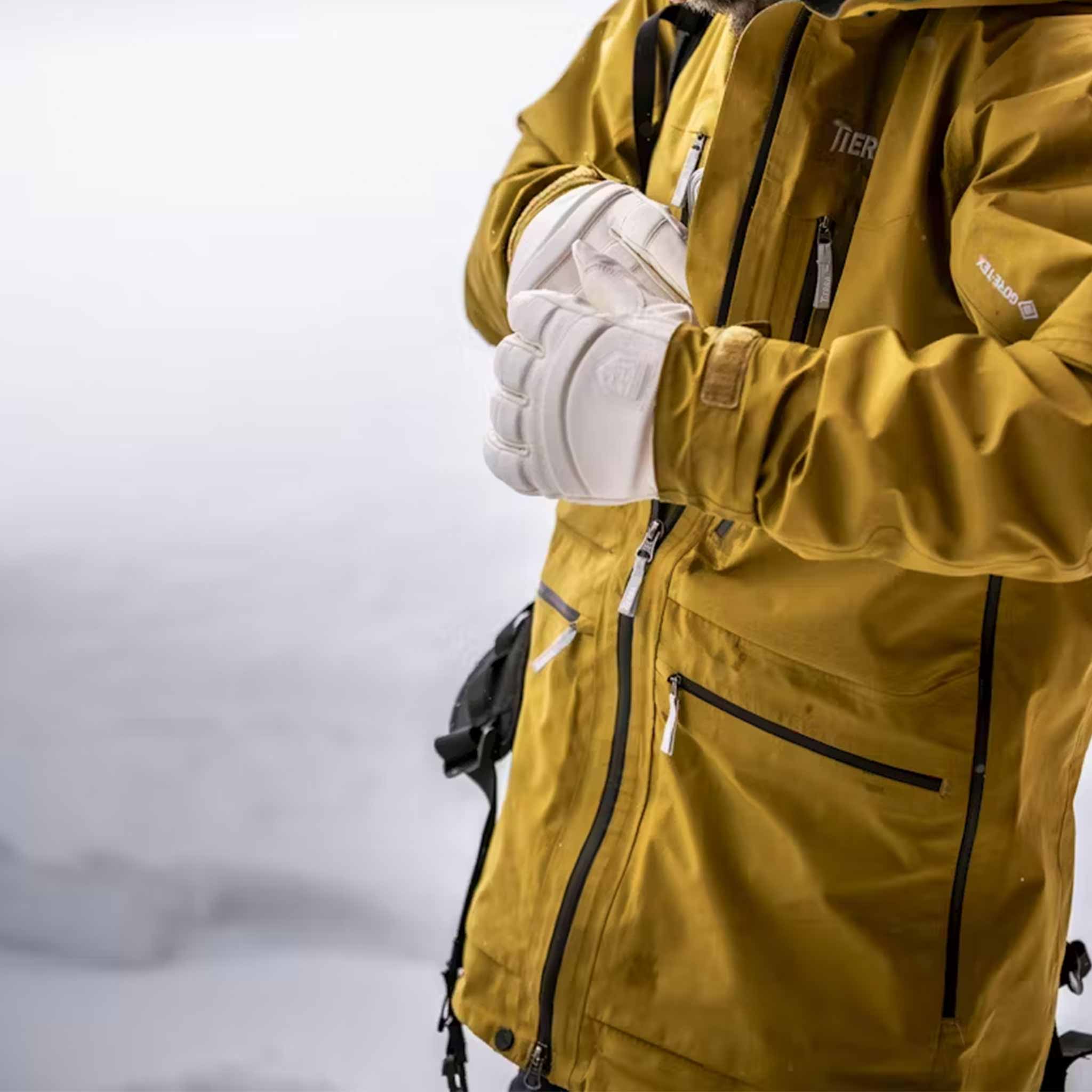 Leather Fall Line Gloves in Almond White