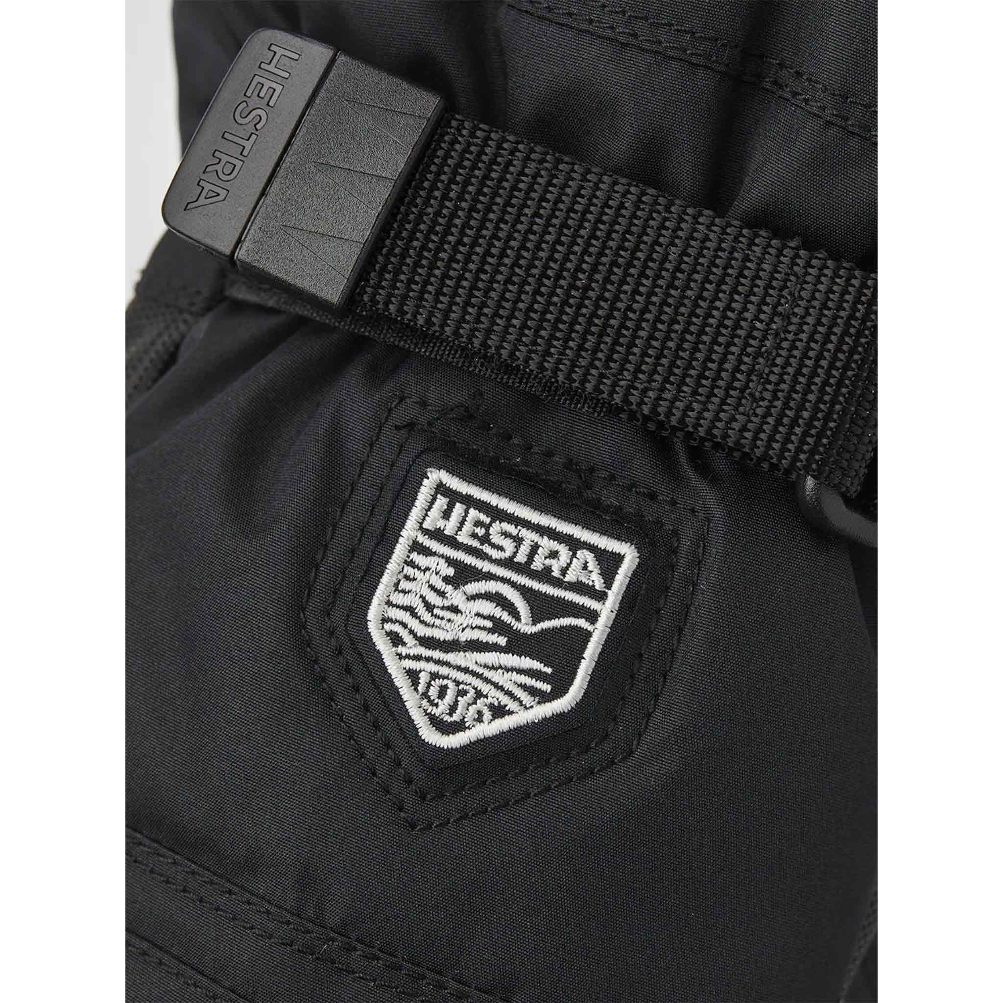 Gauntlet CZone Junior Mitt in Black