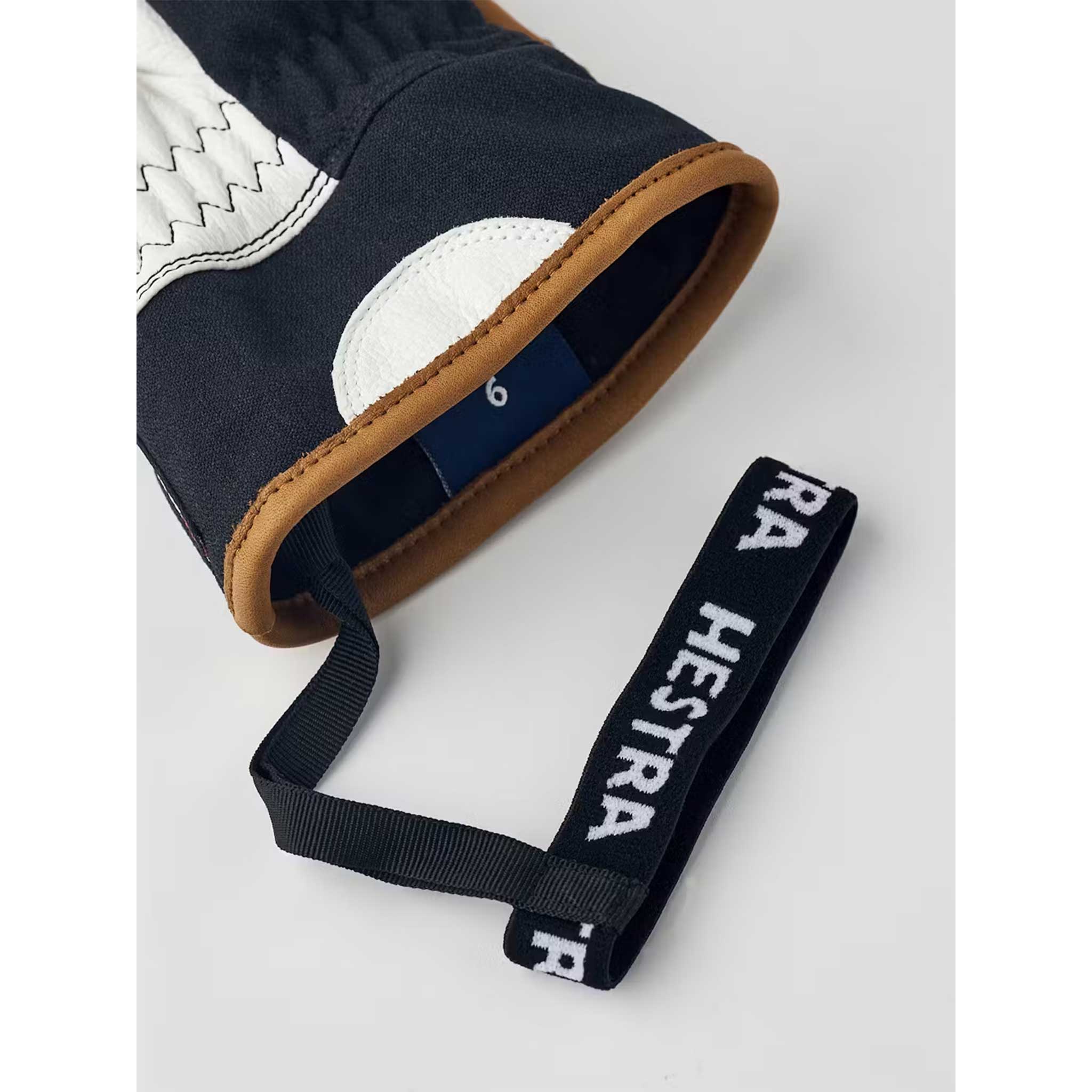 Voss CZone Gloves in Black