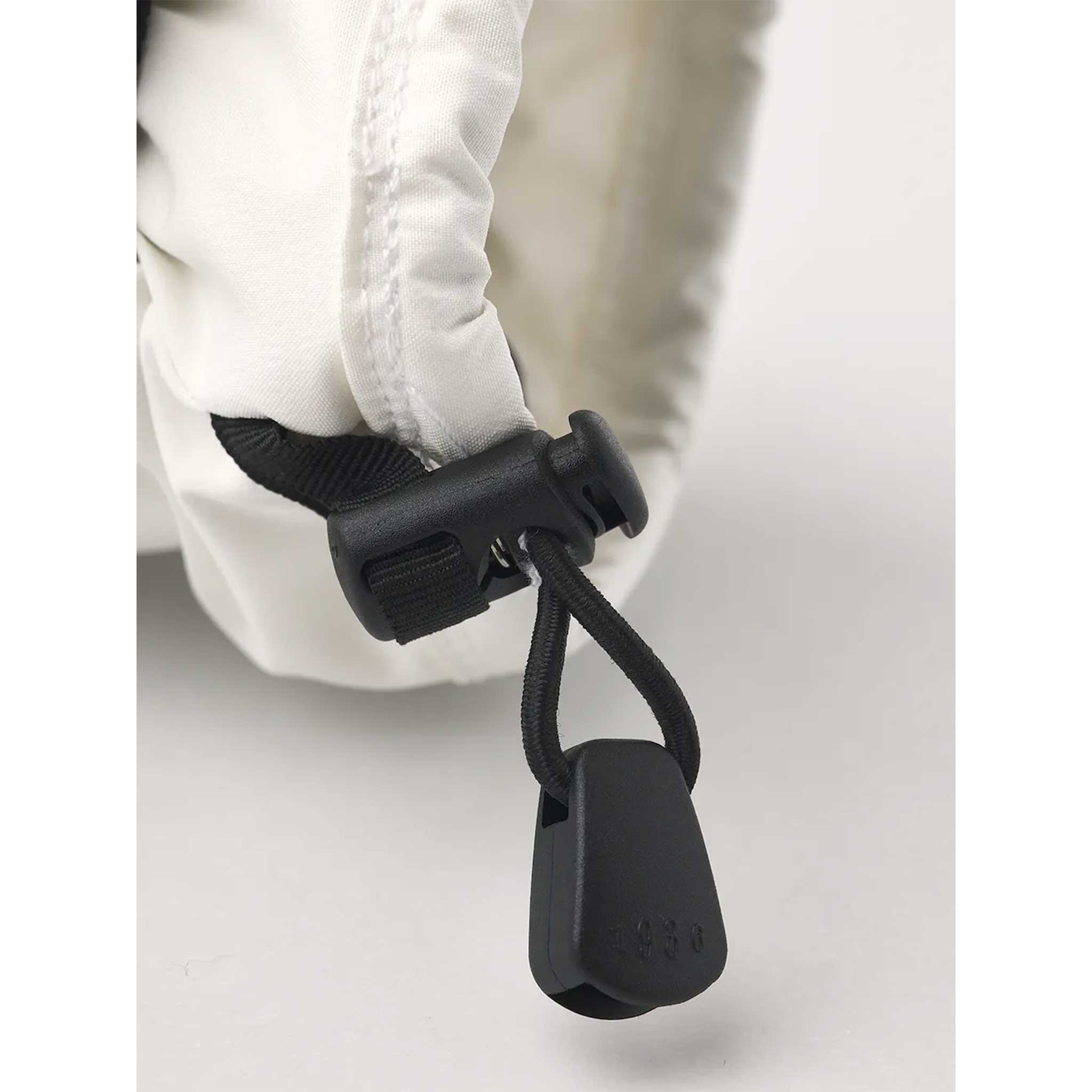 Powder CZone Mitt in Ivory