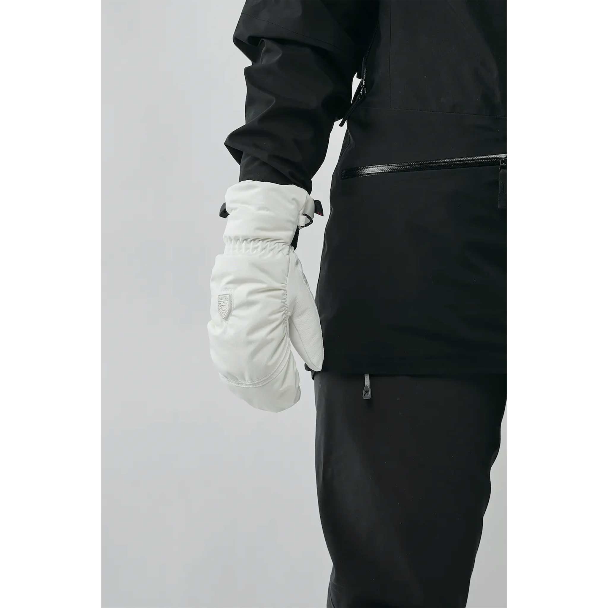 Powder CZone Mitt in Ivory