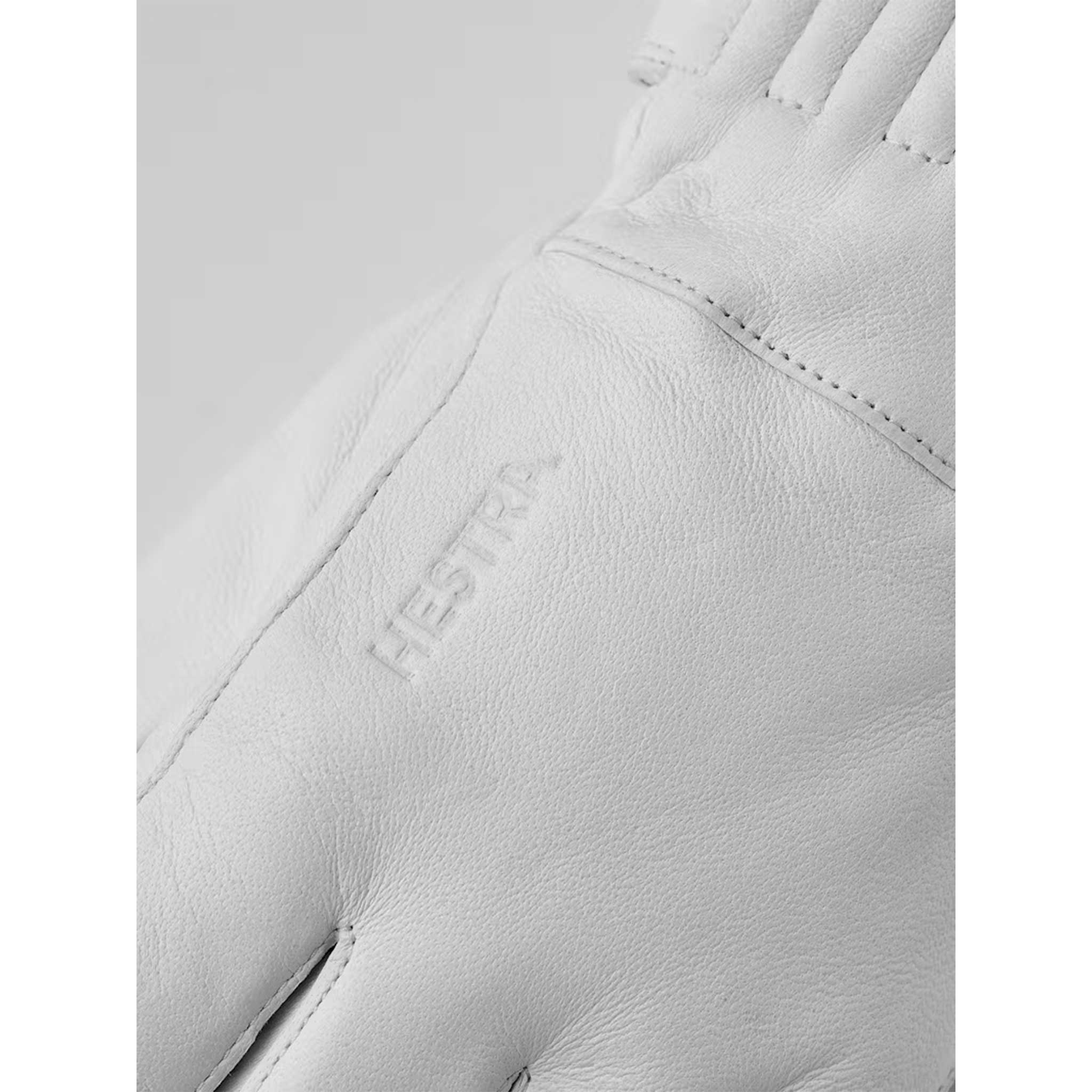 Idre Gloves in White