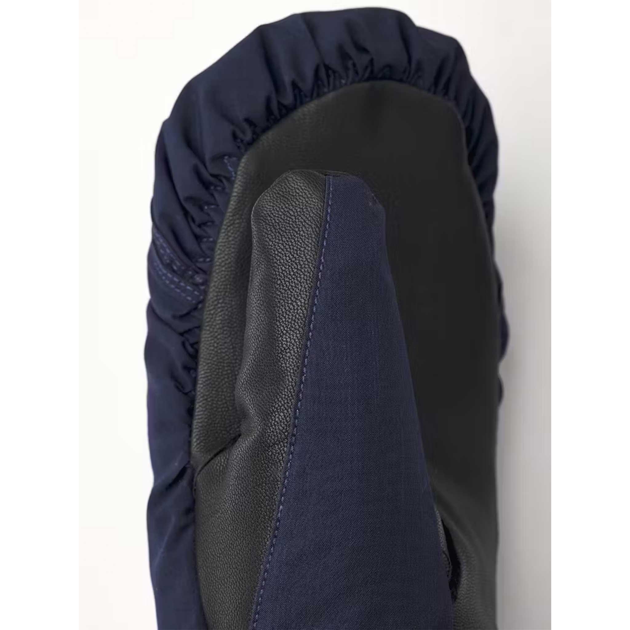 Powder CZone Mitt in Navy