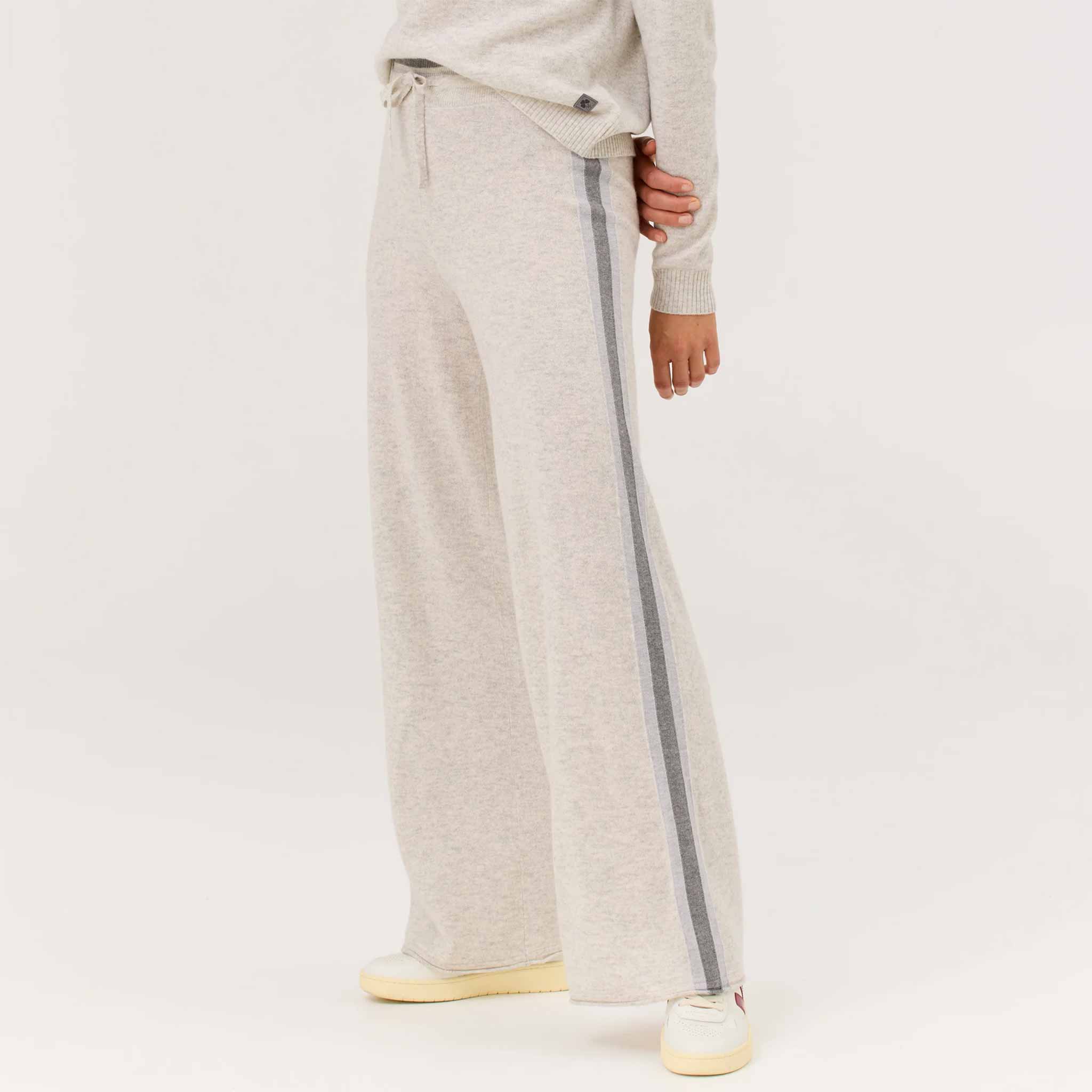 Apres Joggers in Off White