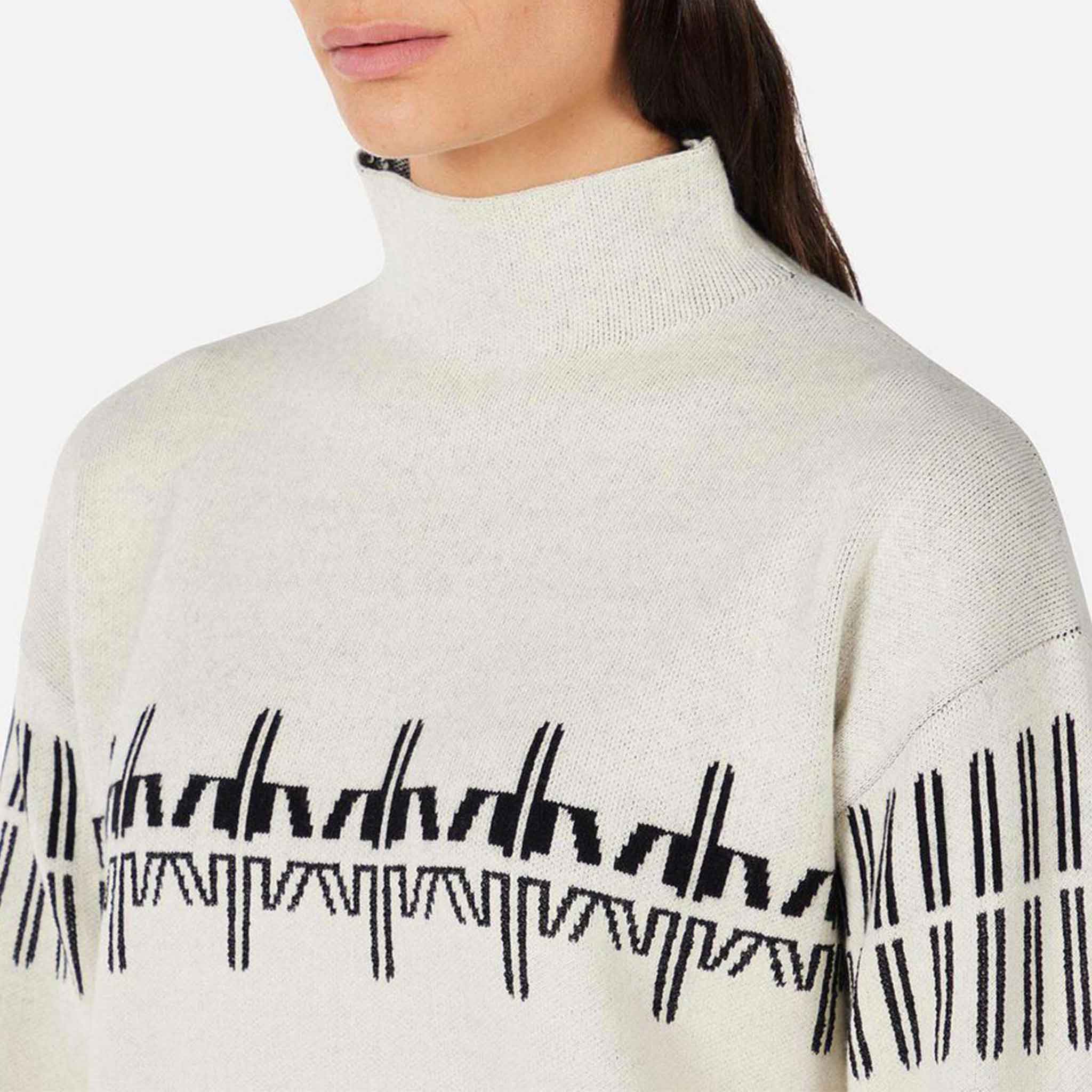 Patterned Turtle Neck Sweater in Nature White