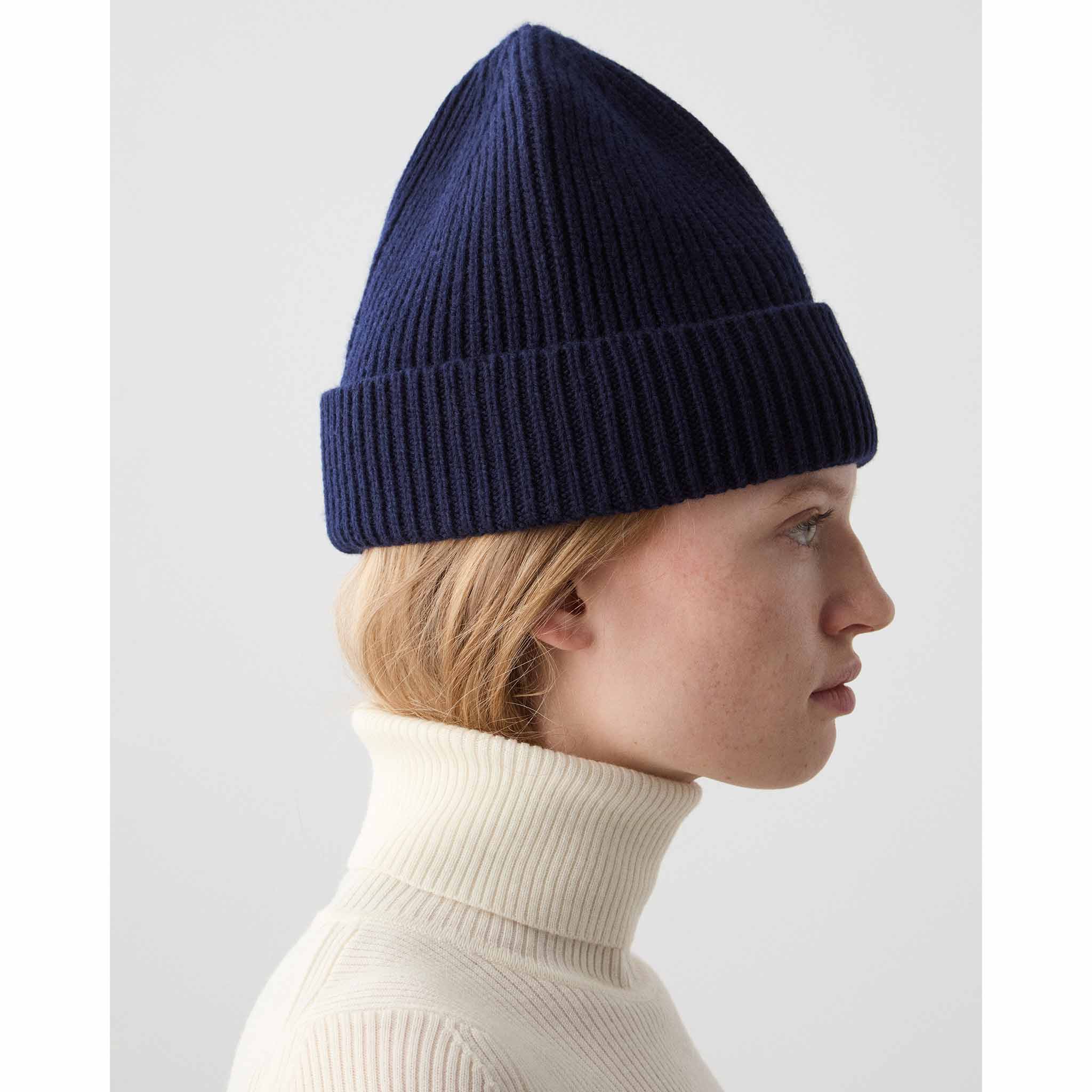 Dal Beanie in Navy
