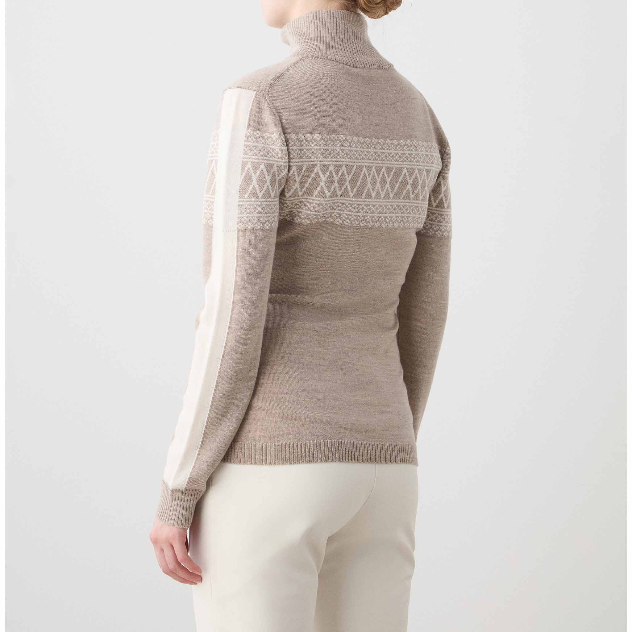 Signature Sweater in Sand