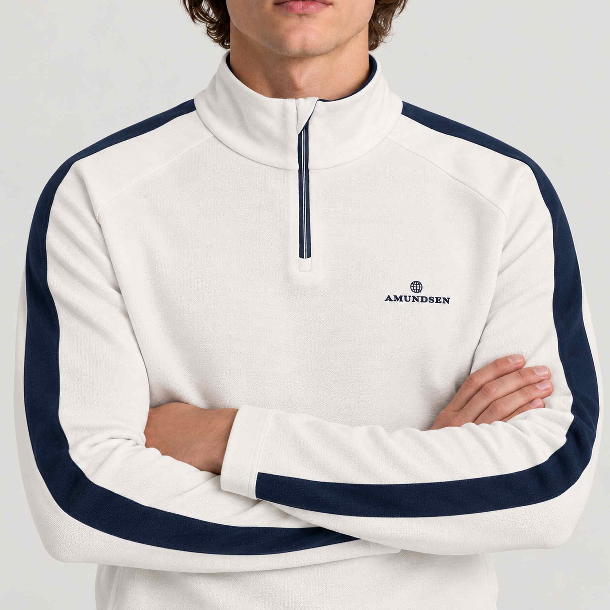 Amundsen 5Mila Half Zip in White Stripe, close-up fabric detail on model.