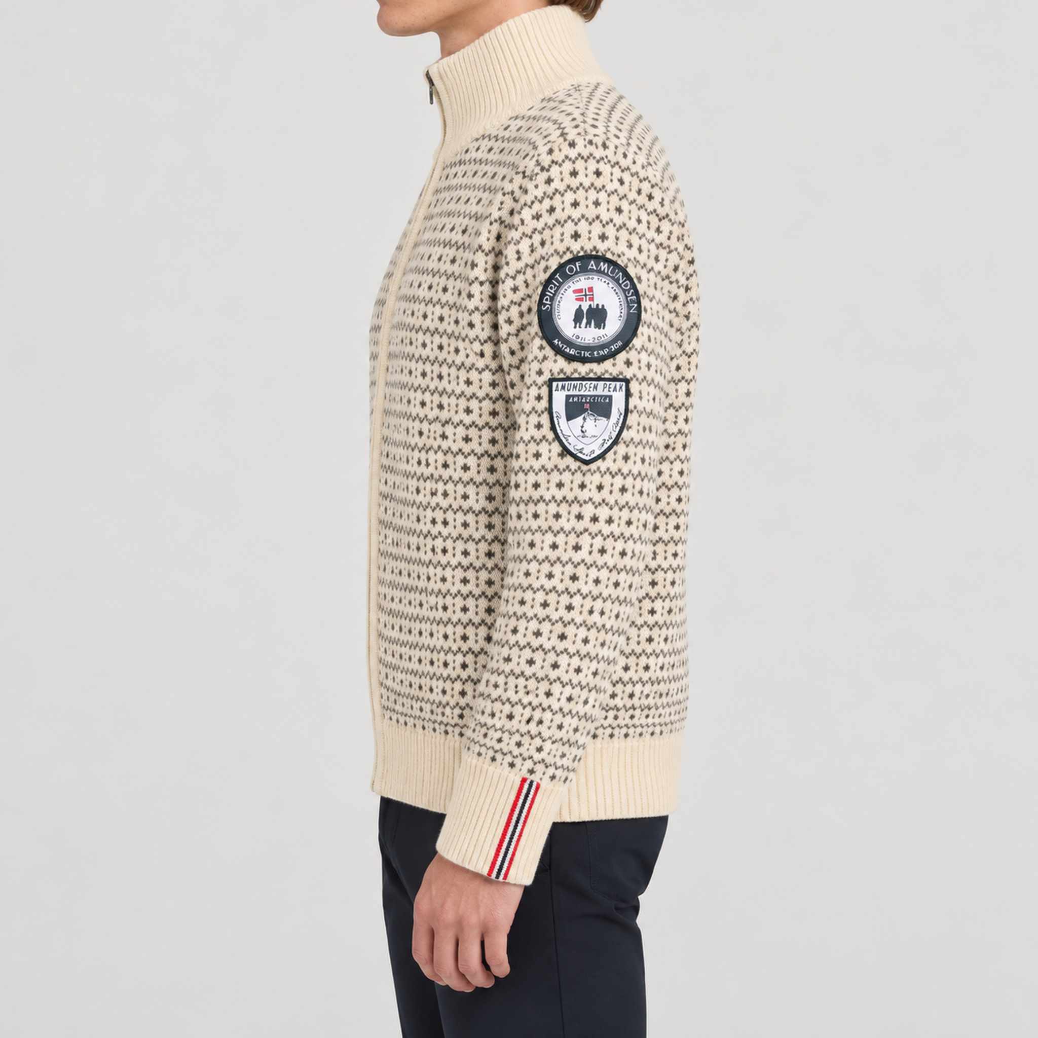 Amundsen Heroes of Telemark Full Zip in Natural, side view on model.