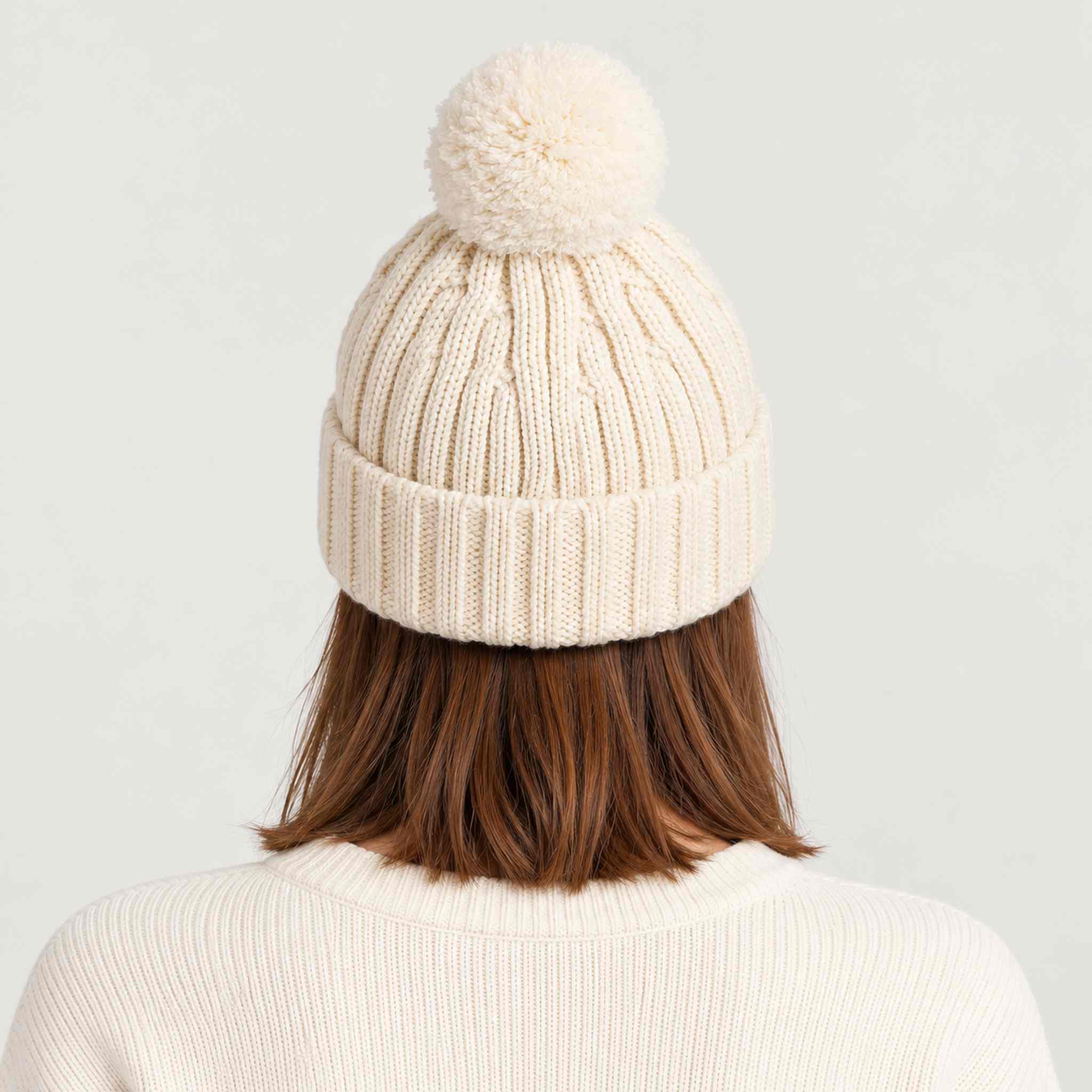 Amundsen groomer beanie oatmeal, model female back