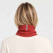 Amundsen neckwarmer weathered red, model female back