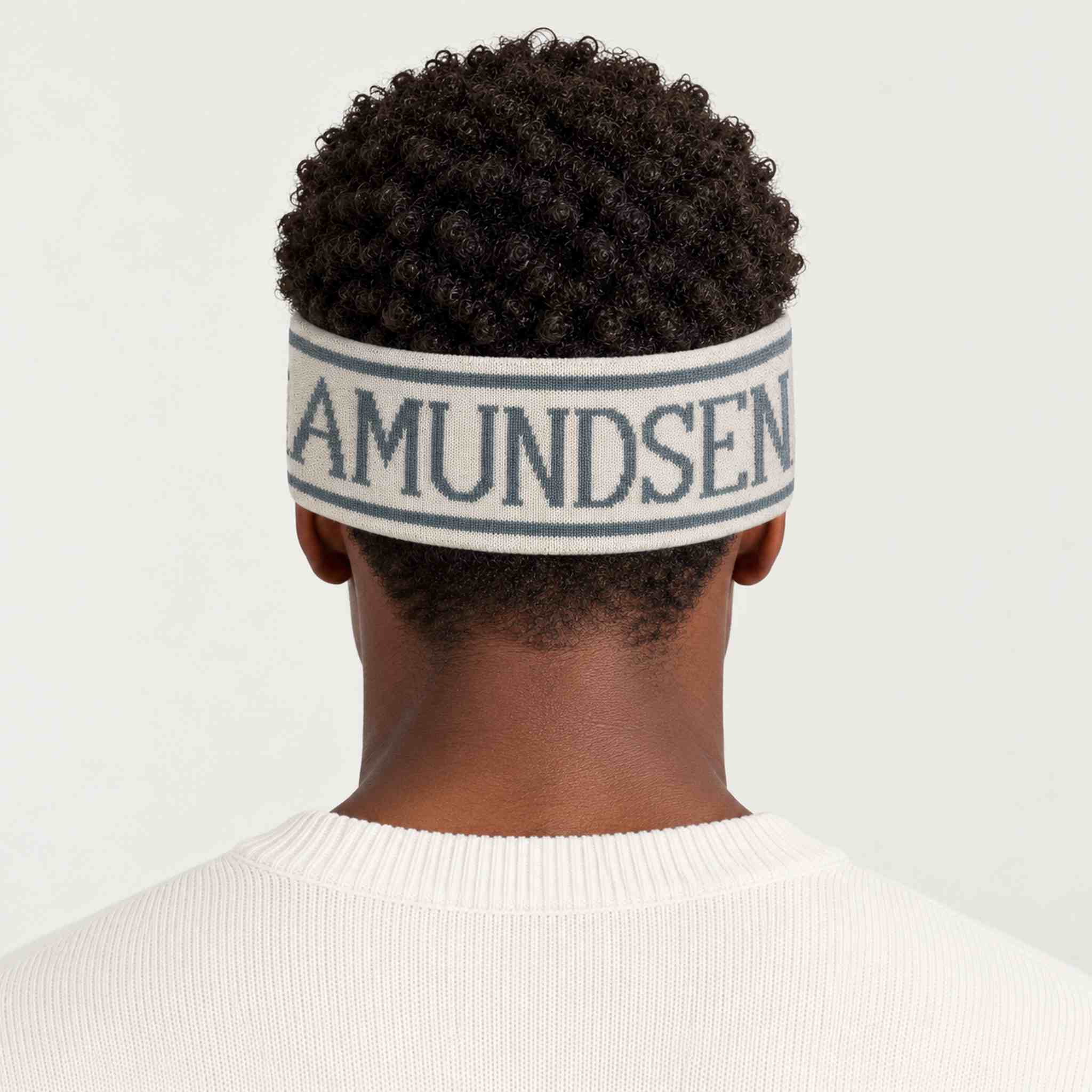 Amundsen ski headband white stormy blue, model male back