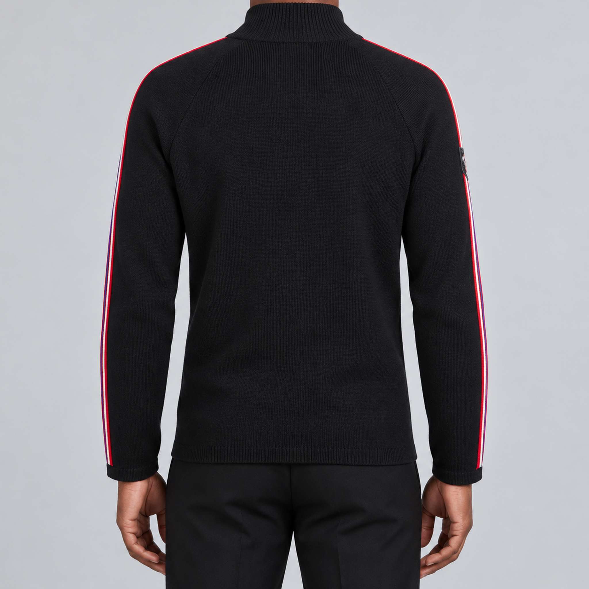Fera Max Sweater Black, model back