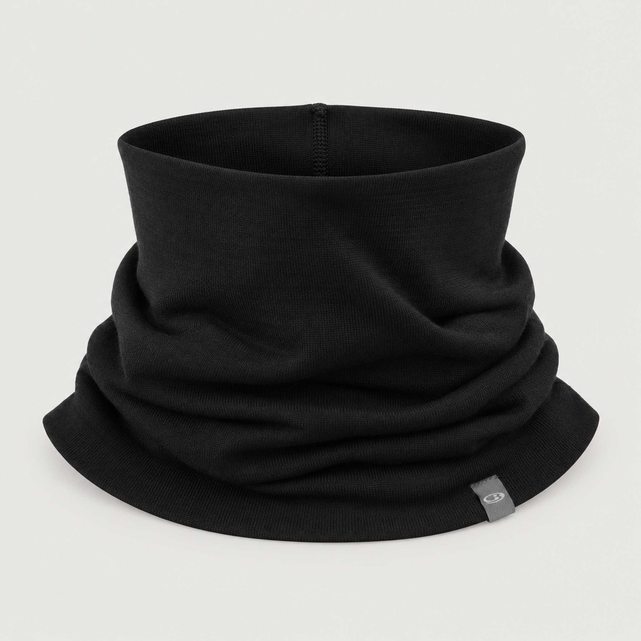 Icebreaker Oasis Neck Gaiter in Black – front