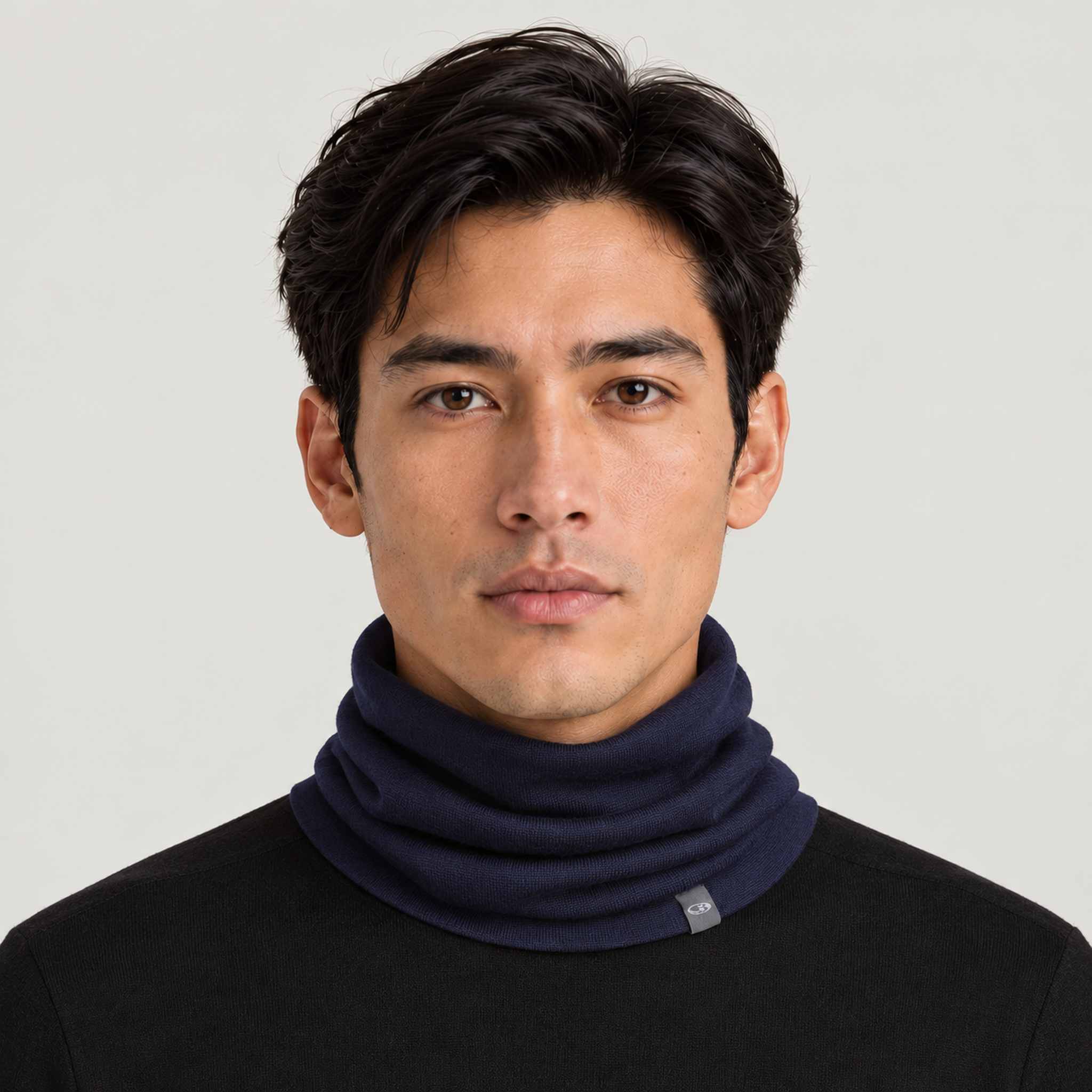 Icebreaker Oasis Neck Gaiter in Midnight Navy – male front