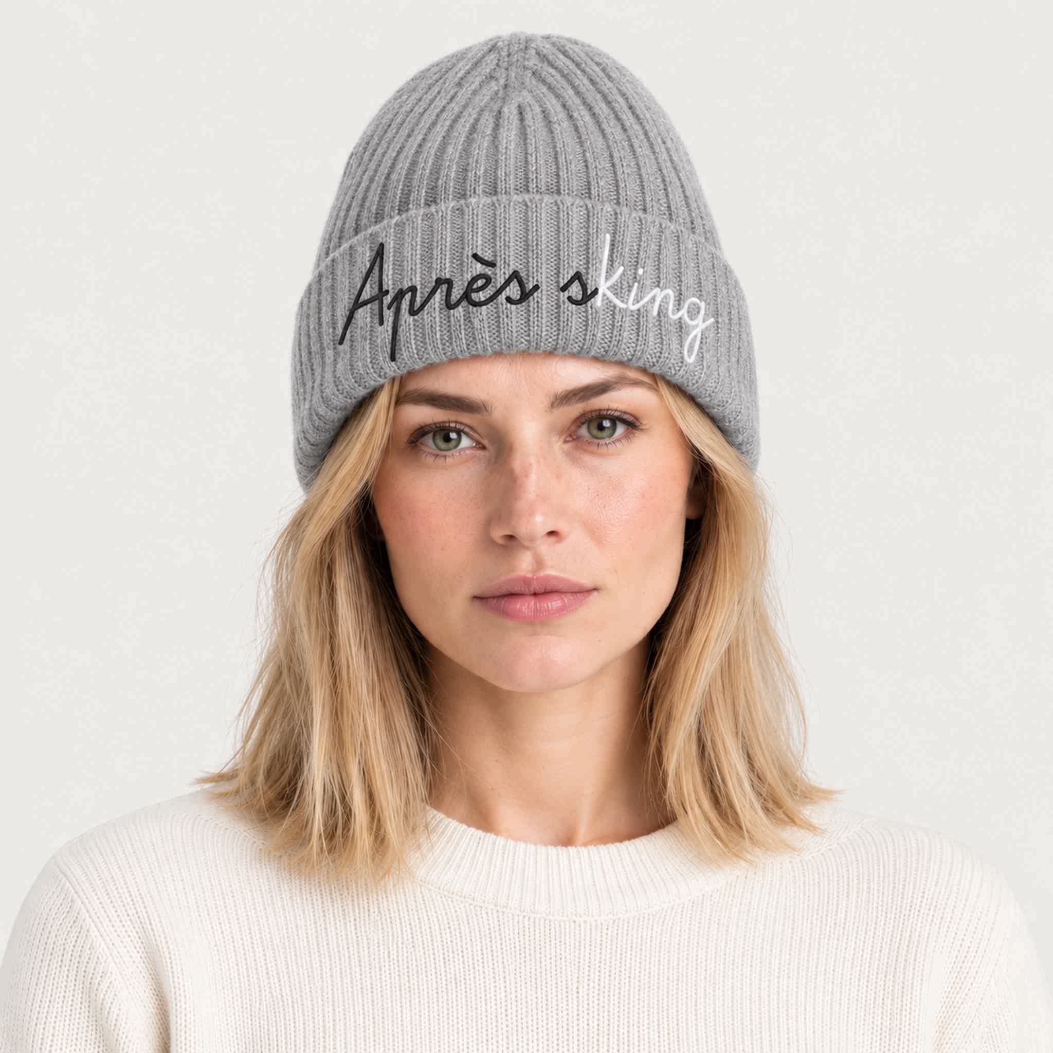 MC2 Saint Barth unisex apres skiing beanie in grey - female front
