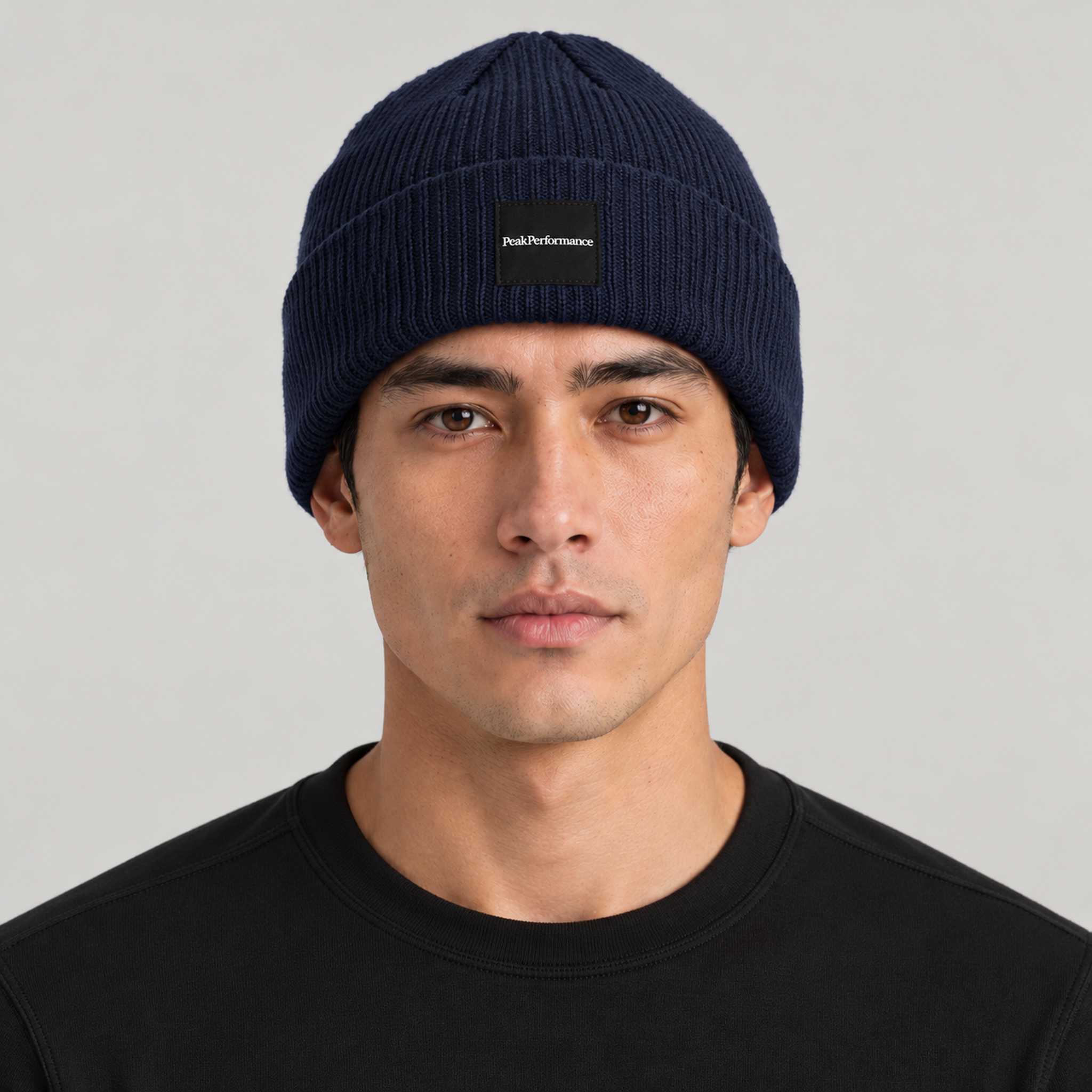 Peak Performance unisex Cornice Hat in Blue Shadow – male front