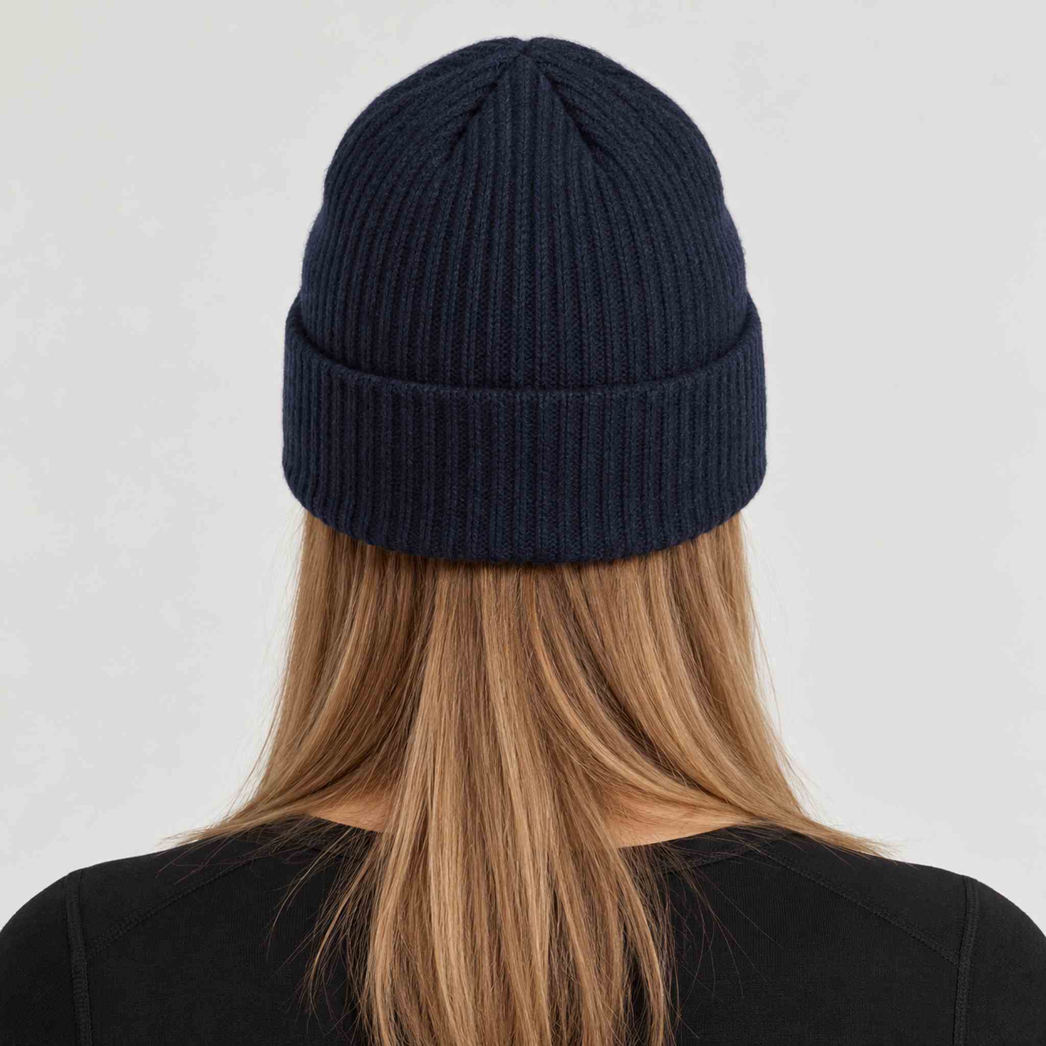 Peak Performance unisex Cornice Hat in Blue Shadow – female back