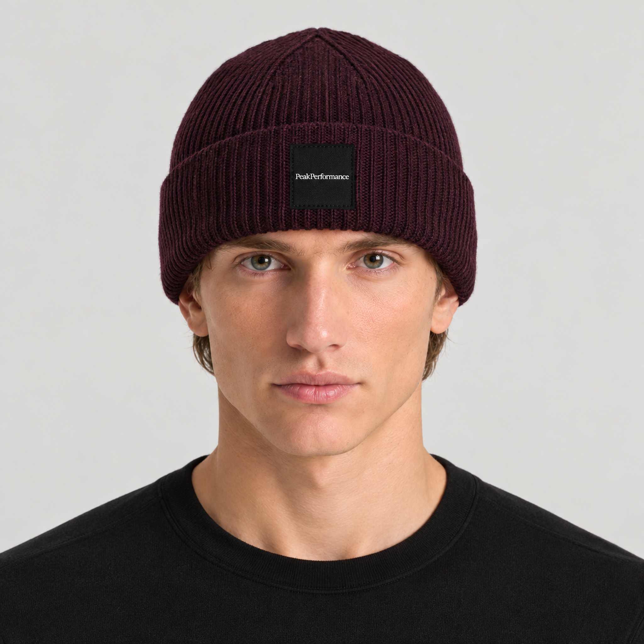 Peak Performance unisex Cornice Hat in Porto – male front