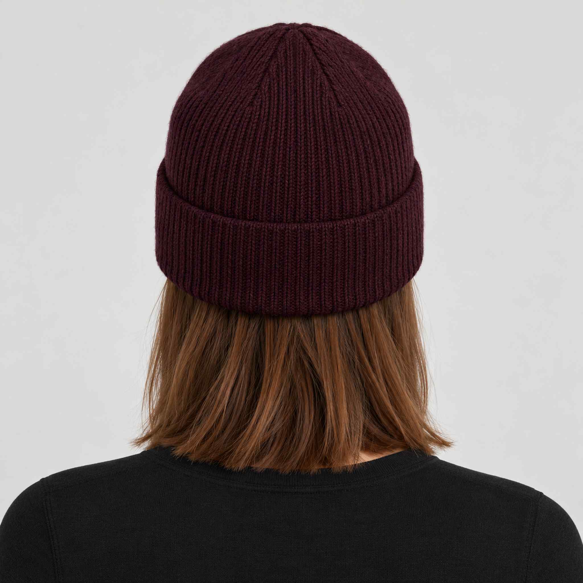 Peak Performance unisex Cornice Hat in Porto – female back
