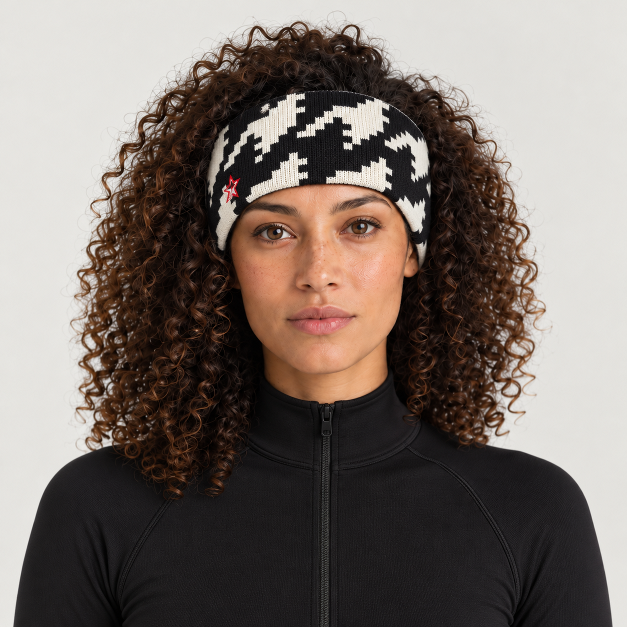 Perfect Moment unisex Headband in Houndstooth Black/White – woman front view
