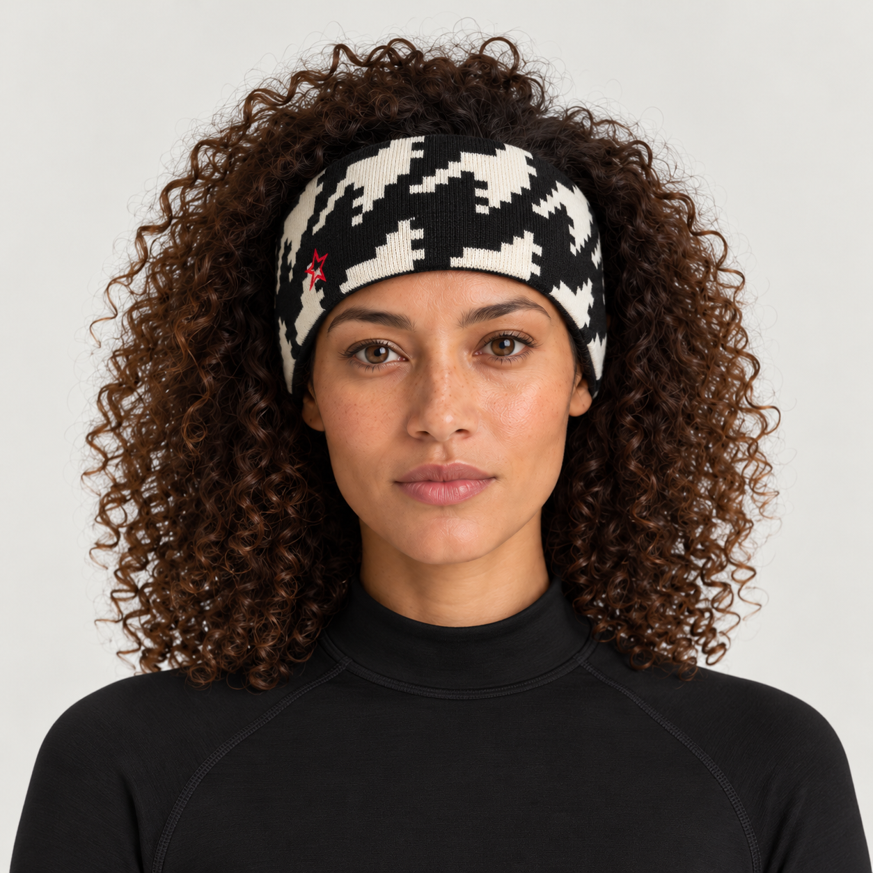 Perfect Moment unisex Headband in Houndstooth Black/White – woman back view