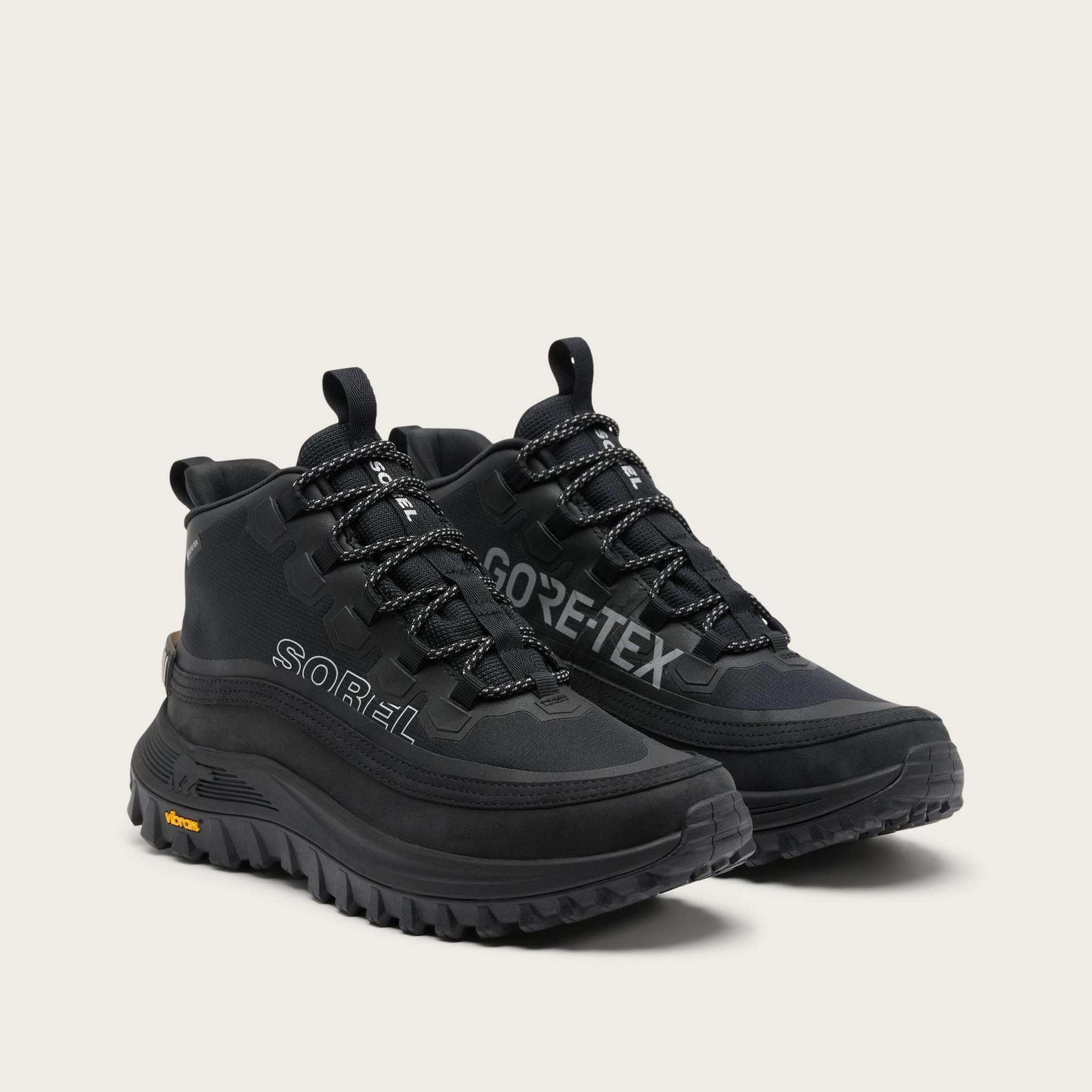 Sorel Callsign Horizon Mid Snow Boot, official front pair view.