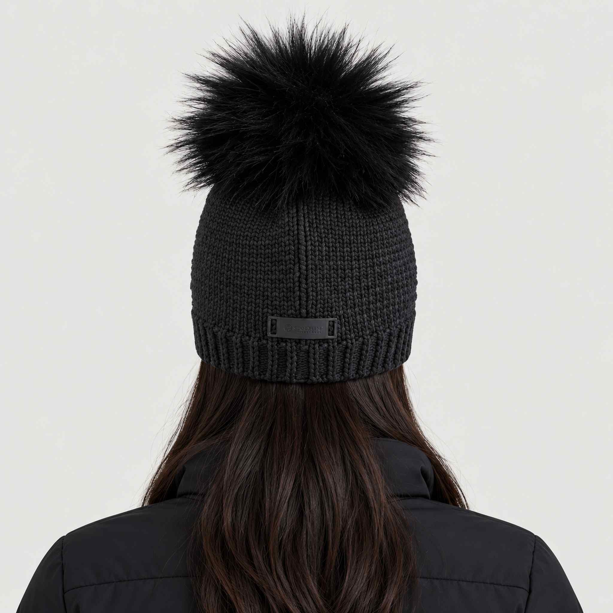 Sportalm Aris Beanie in black – female model back