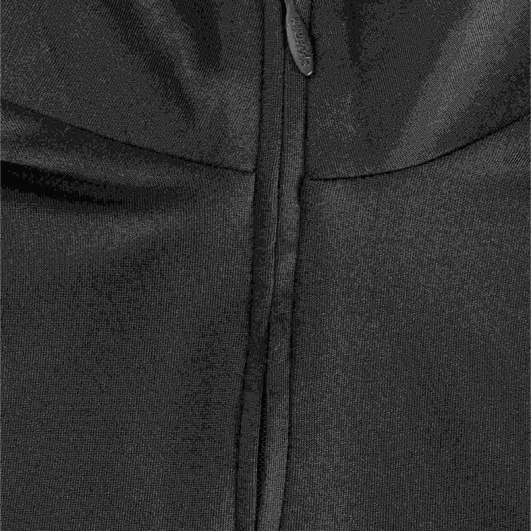 Sportalm women's bordeaux half zip in black – collar detail