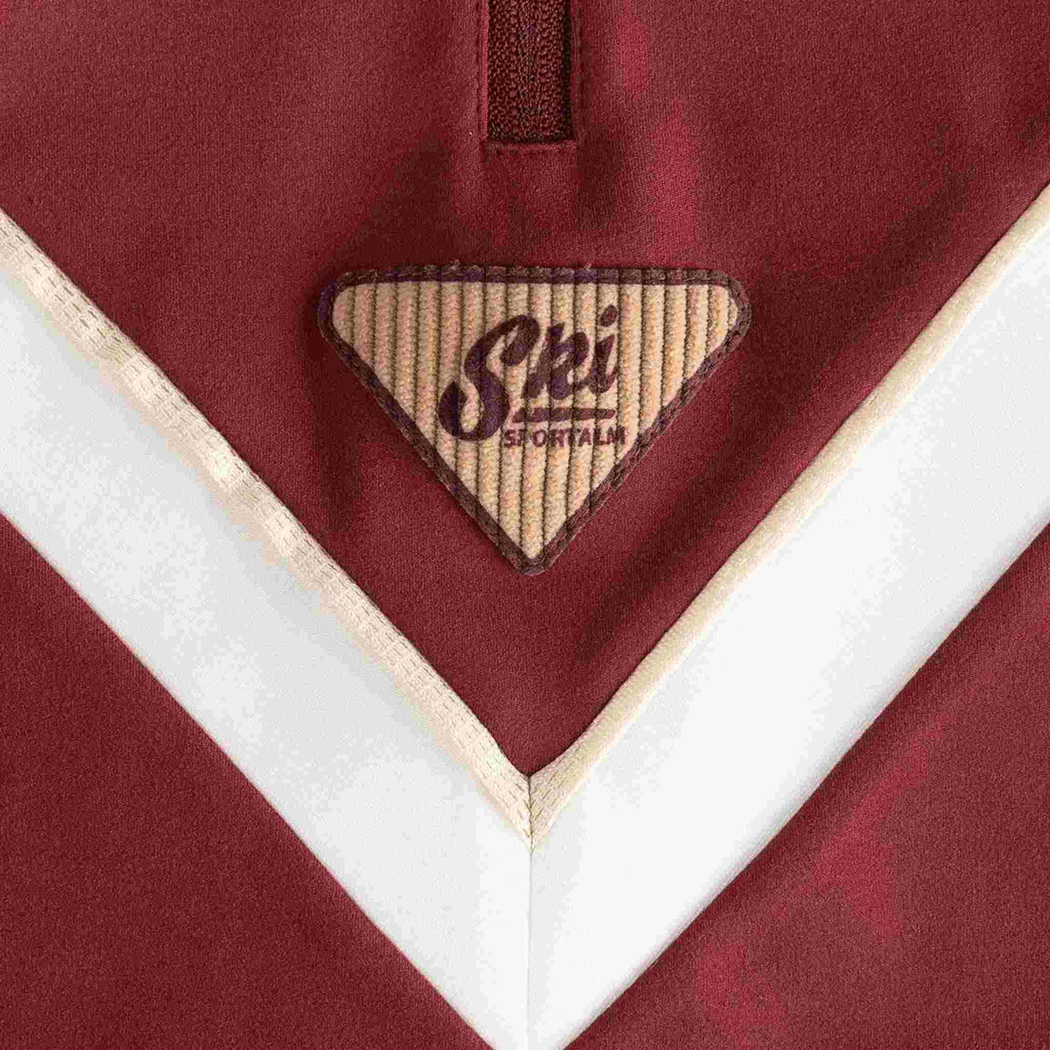 Sportalm women's oulu half zip in dark burgundy – chest detail