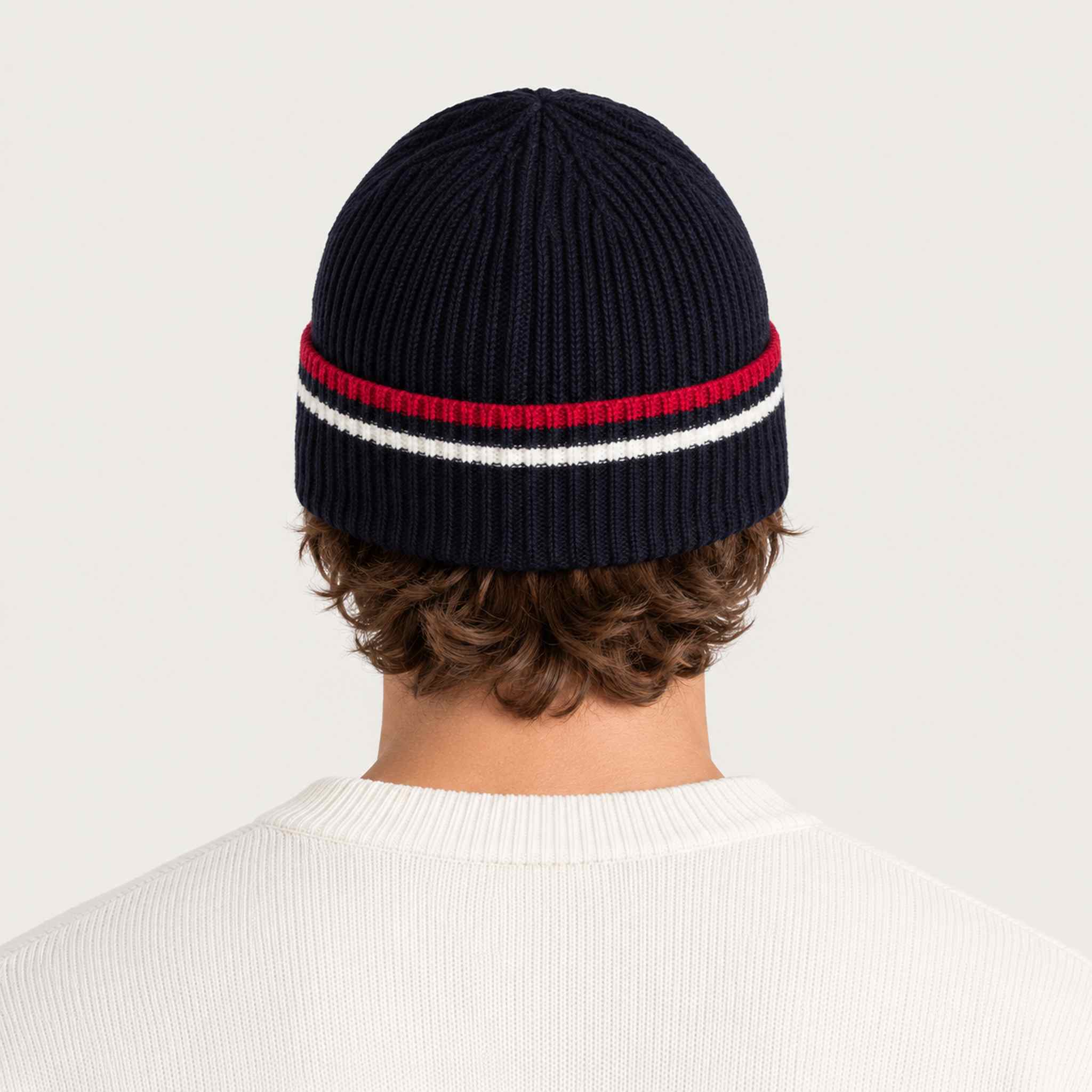 Fjell Beanie in Navy blue — 04 mens back