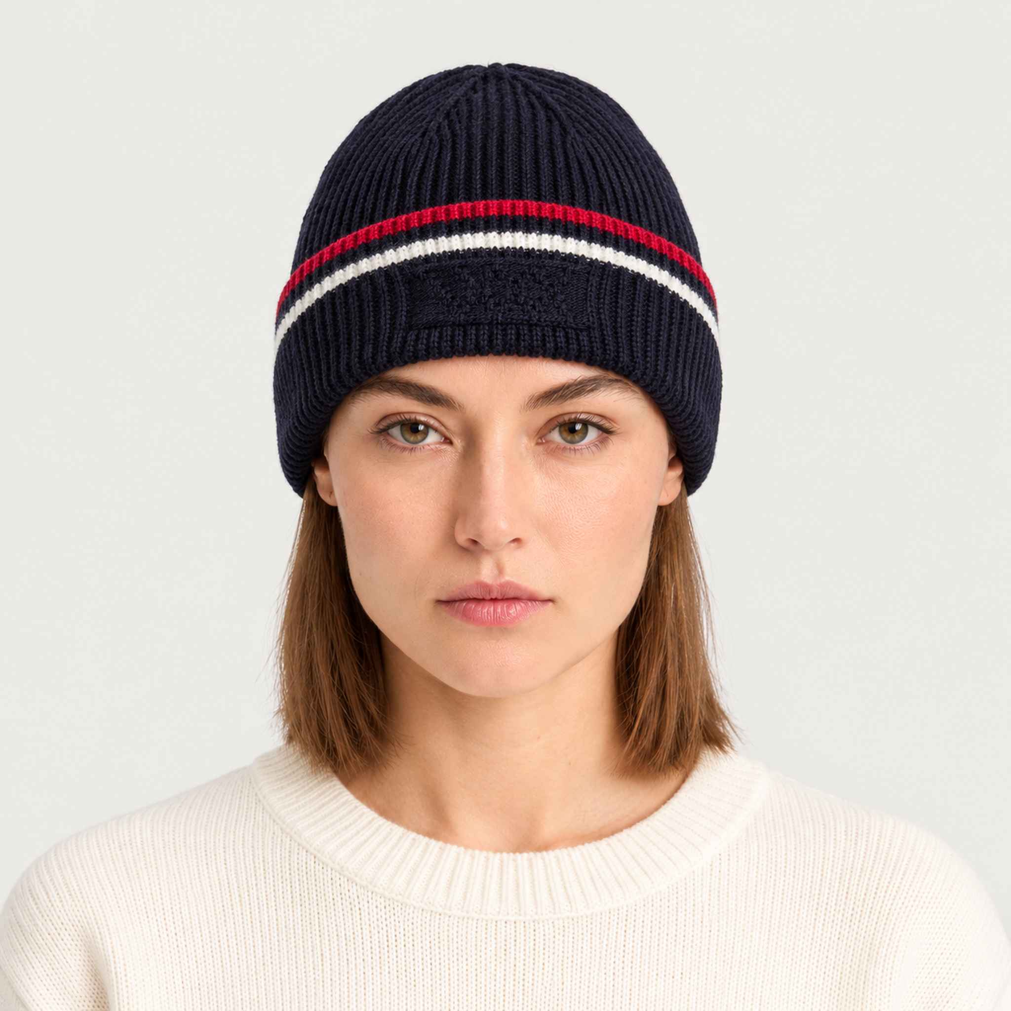 Fjell Beanie in Navy blue — 06 womens front