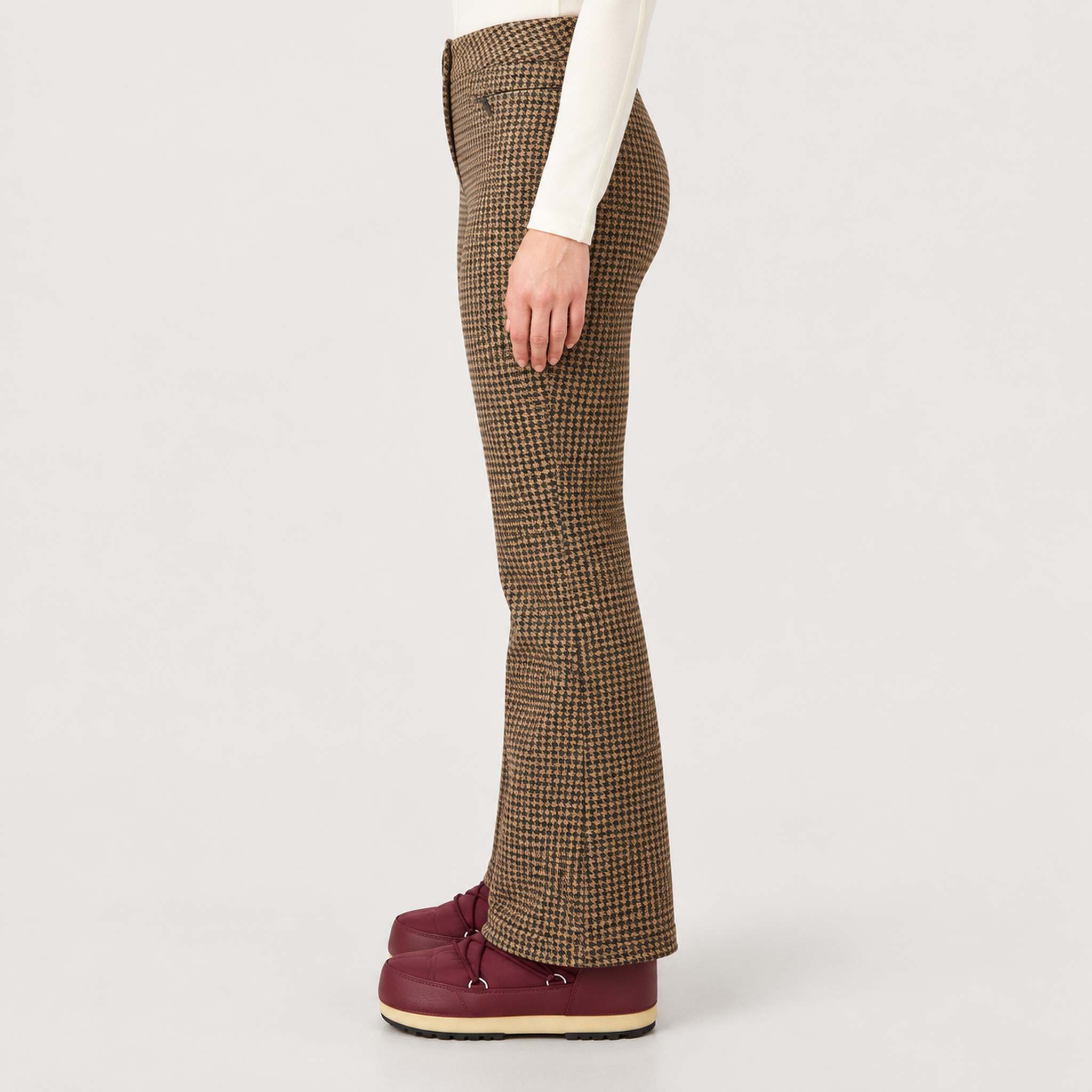 Glenshee Ski Pant in Brown — 05 model side