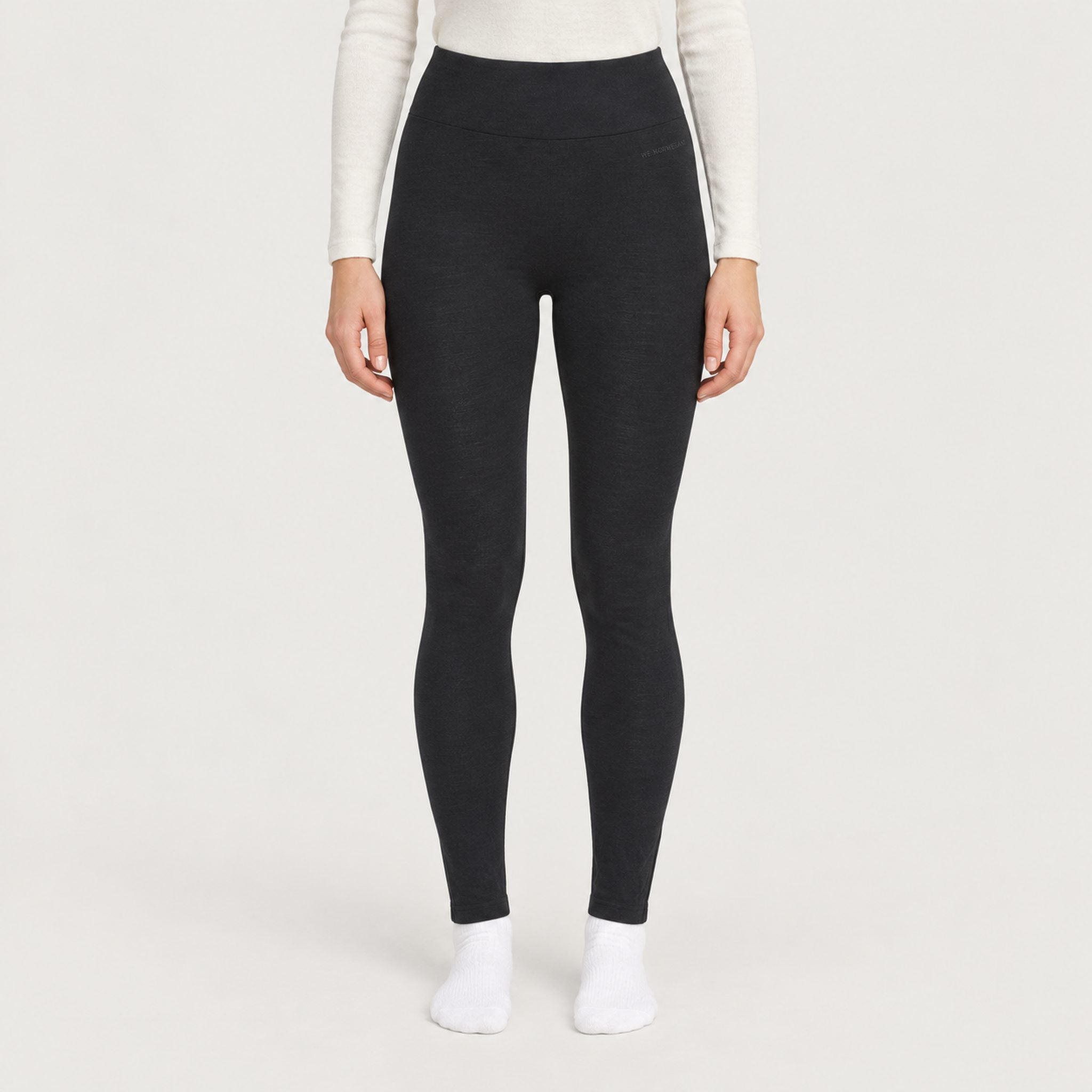 Voss Leggings in Black — 03 model front