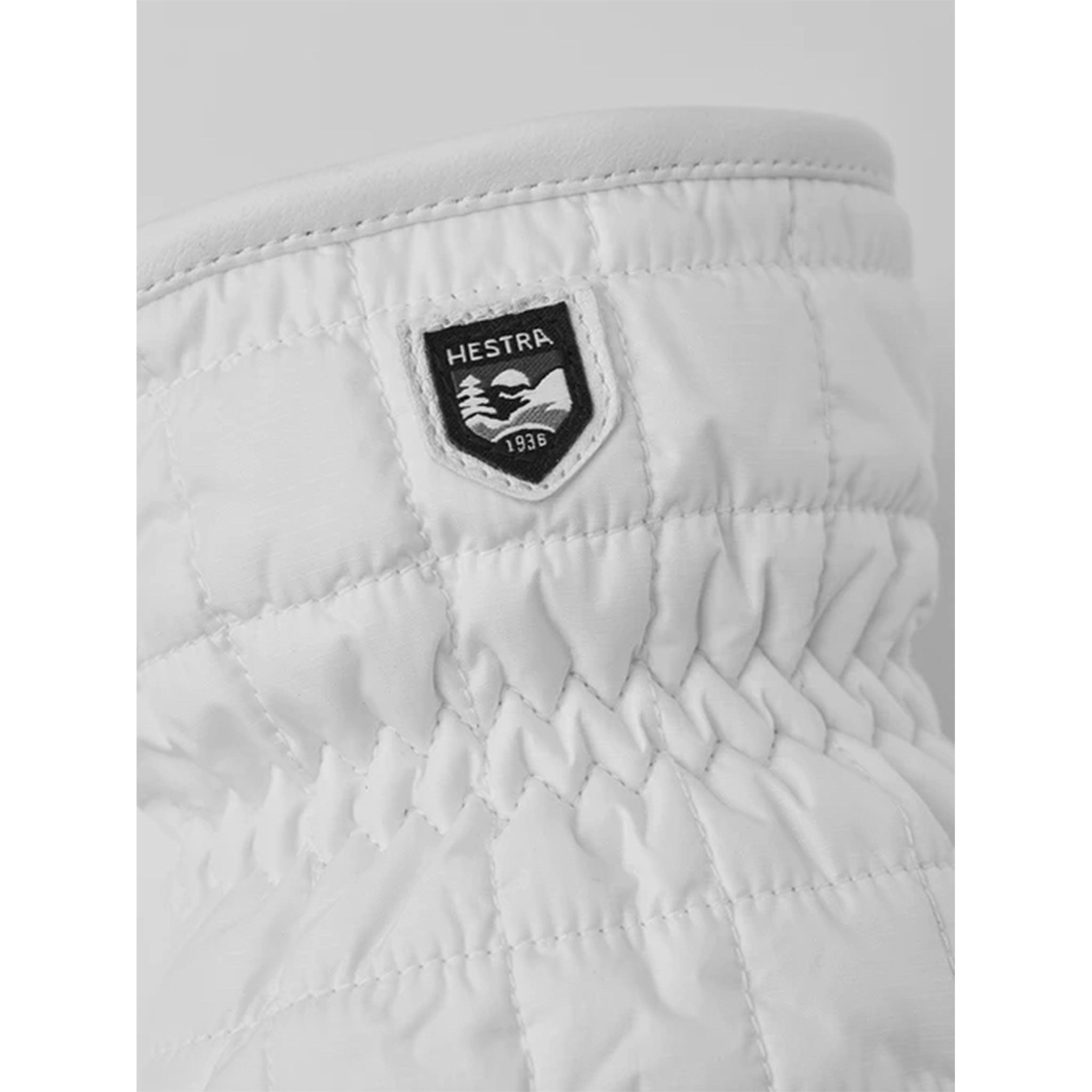 Moon Light Mitt in White