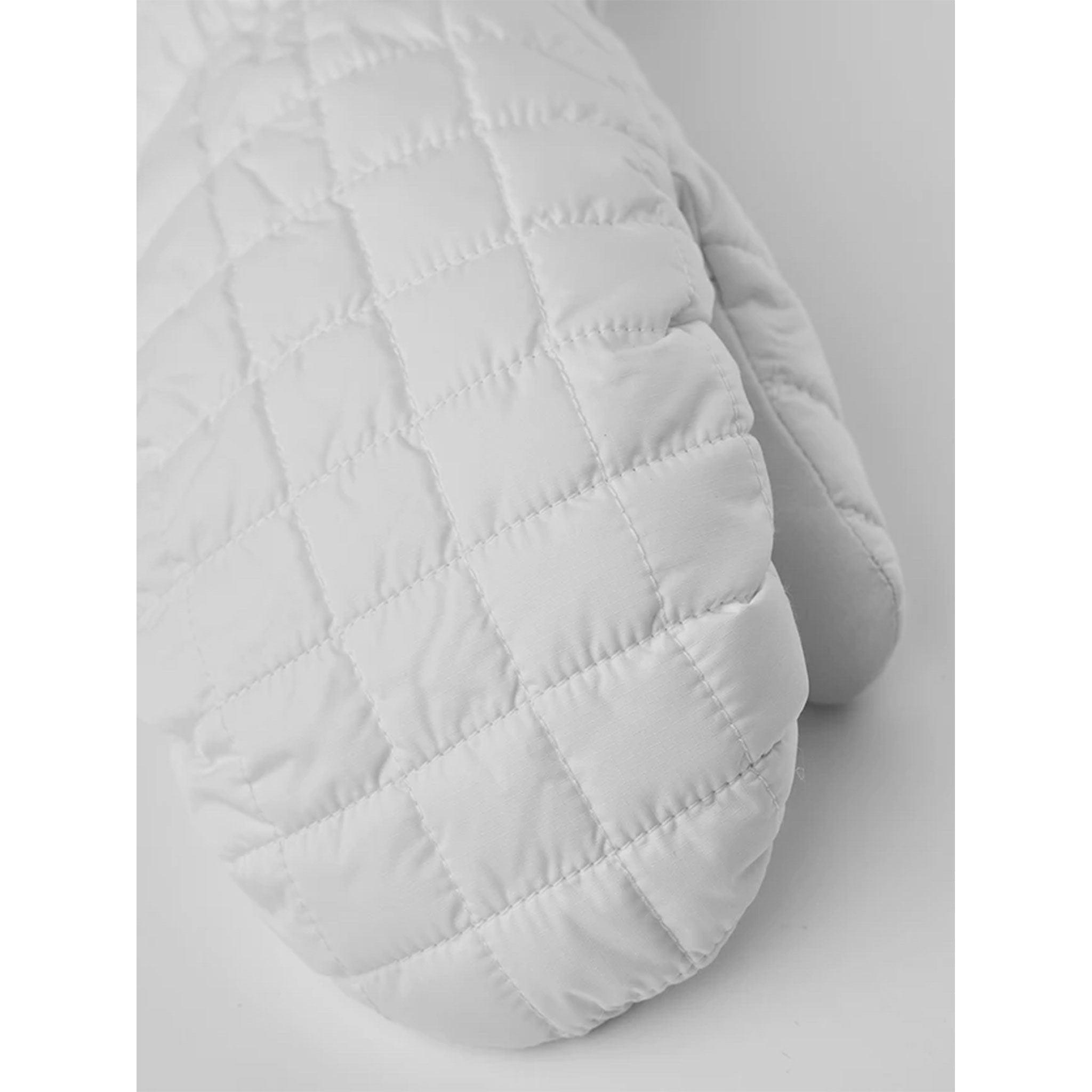 Moon Light Mitt in White